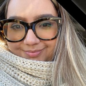 Meet your Posher, Genesis gabriela